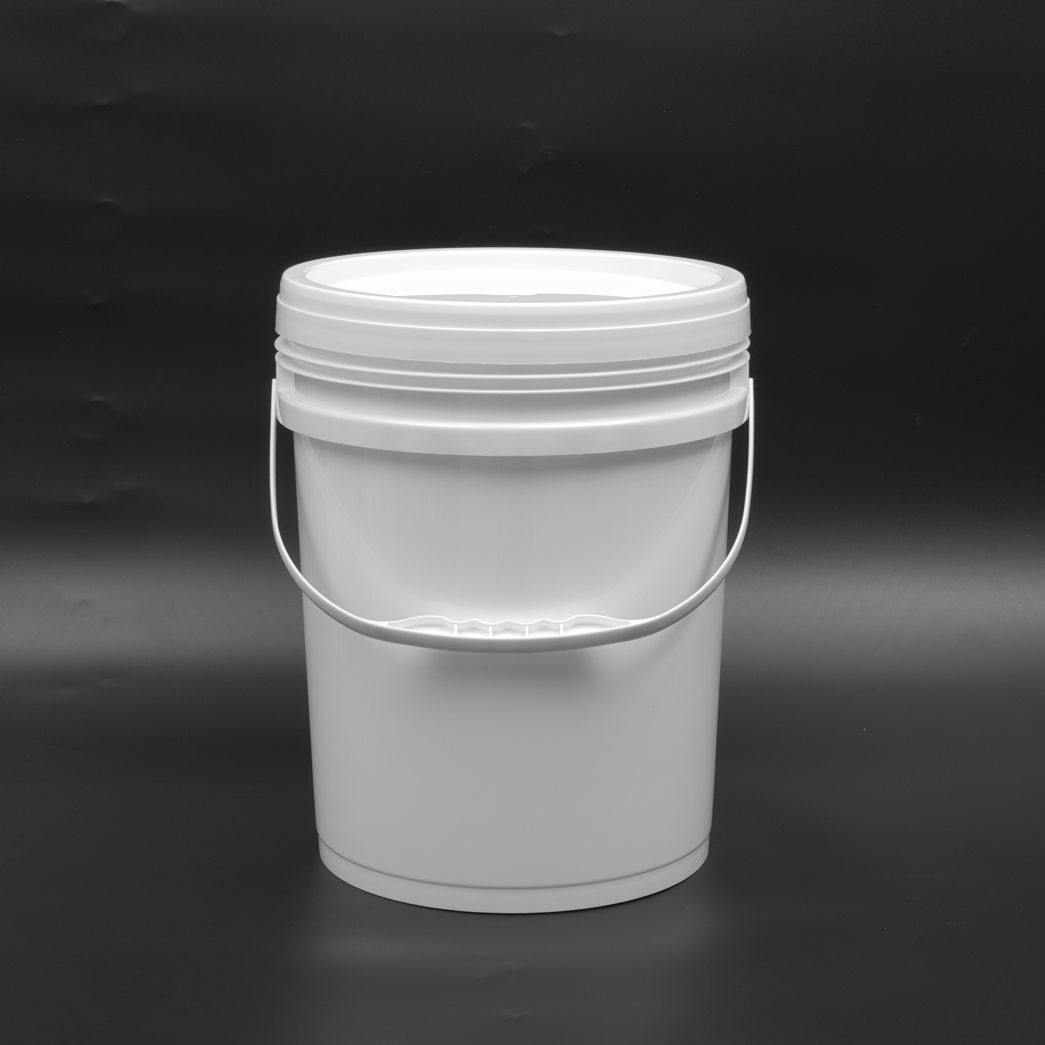 20L PP Plastic Bucket B15-NR for Water Basic Paint Containing